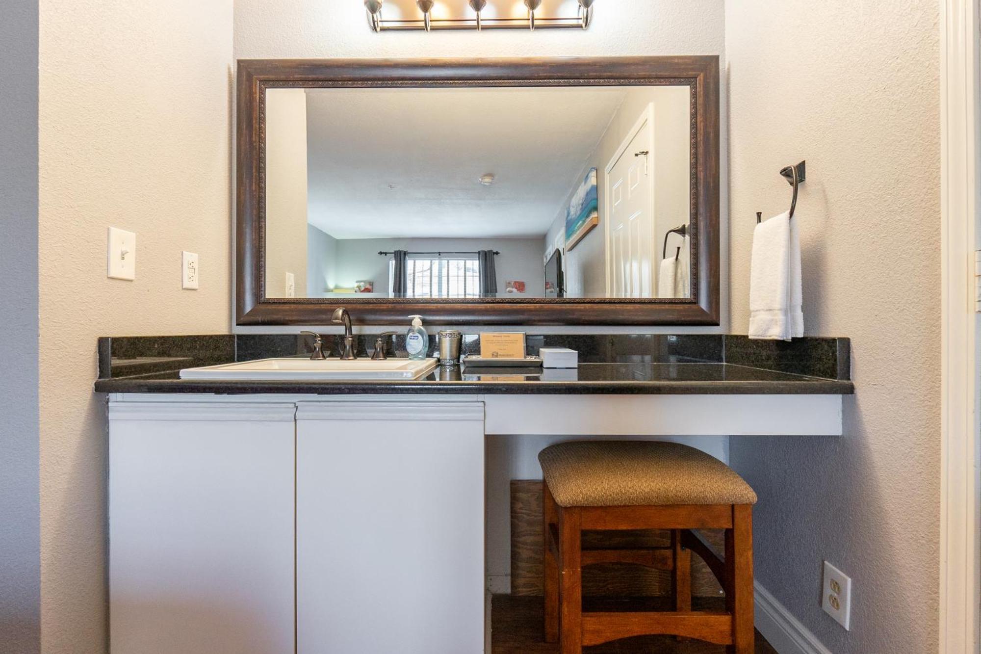 2Br Walk-In Condo - Near The 76 Strip - Free Wifi - Pool - Free Tickets Included - Clb-3 Branson Buitenkant foto